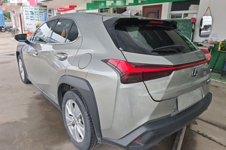 Lexus UX 260h 2020 — 4