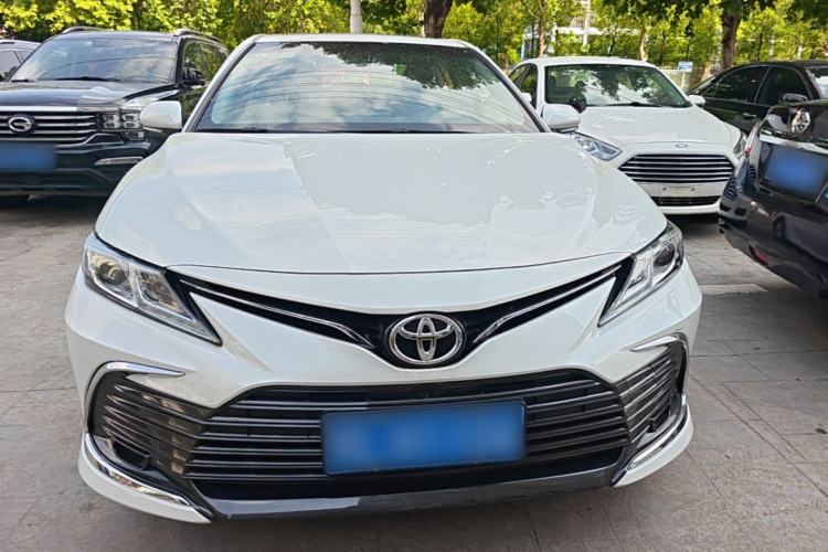 Toyota Camry 2023 — 2