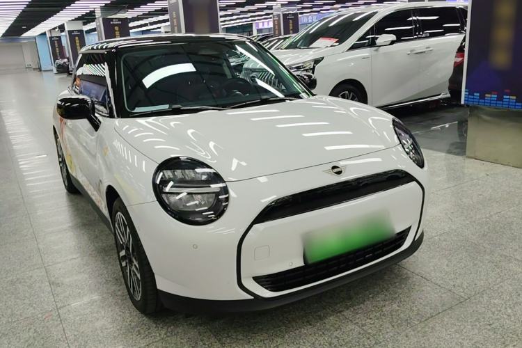 MINI Cooper 2025 — 3