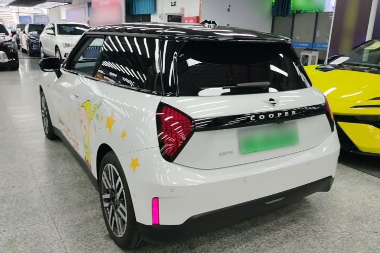 MINI Cooper 2025 — 4