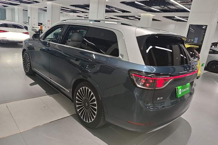 AITO M9 2024 — 4