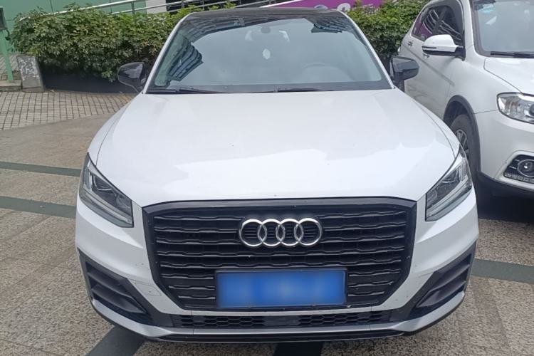 Audi Q2L 2021 — 2