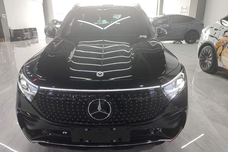 Mercedes-Benz EQB 260 2024 — 2