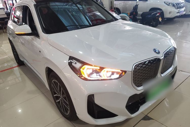 BMW iX1 2025 — 3