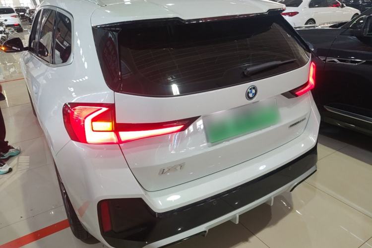 BMW iX1 2025 — 4