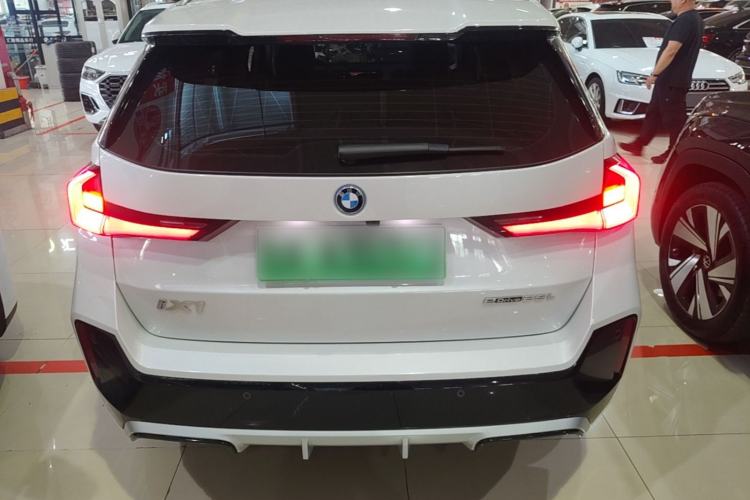 BMW iX1 2025 — 5