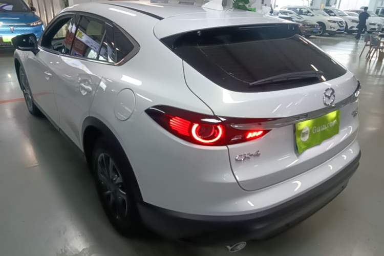 Mazda CX-4 2021 — 4