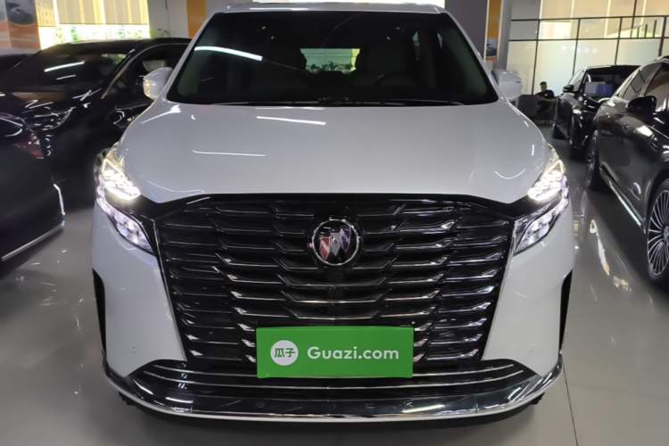 Buick GL8 2023 — 2
