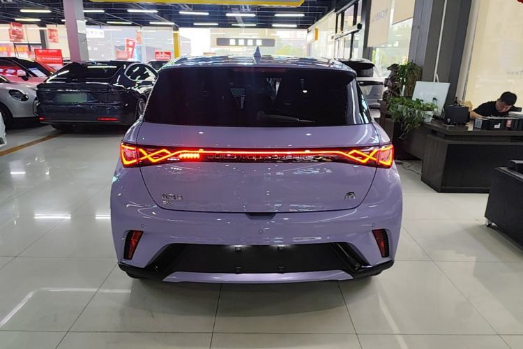 BYD Dolphin 2023 — 5