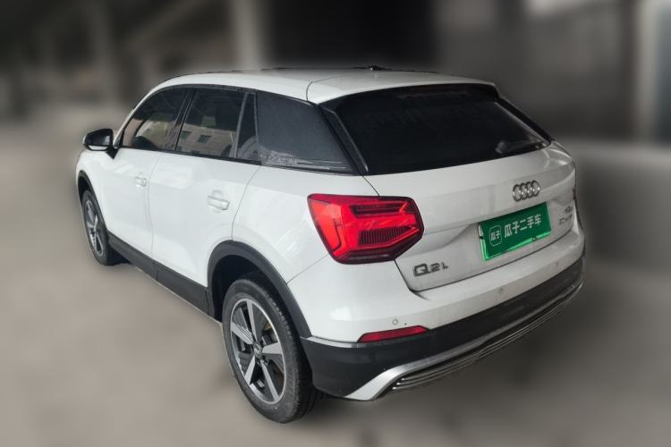 Audi Q2L e-tron 2019 — 4