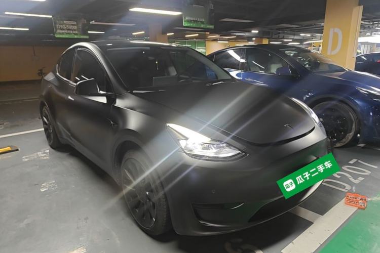 Tesla Model Y 2022 — 3
