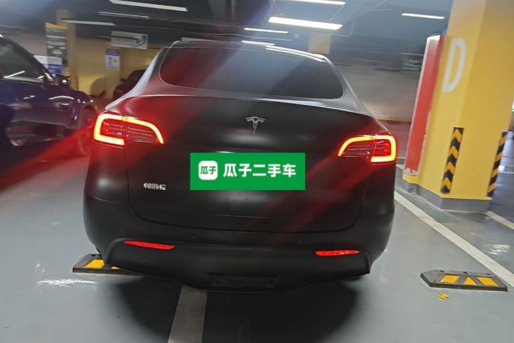 Tesla Model Y 2022 — 5