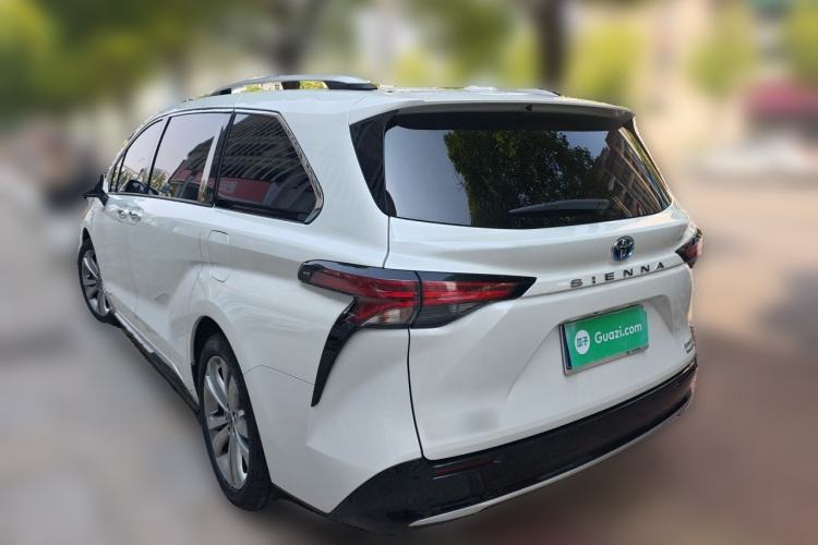 Toyota Sienna 2023 — фото 4