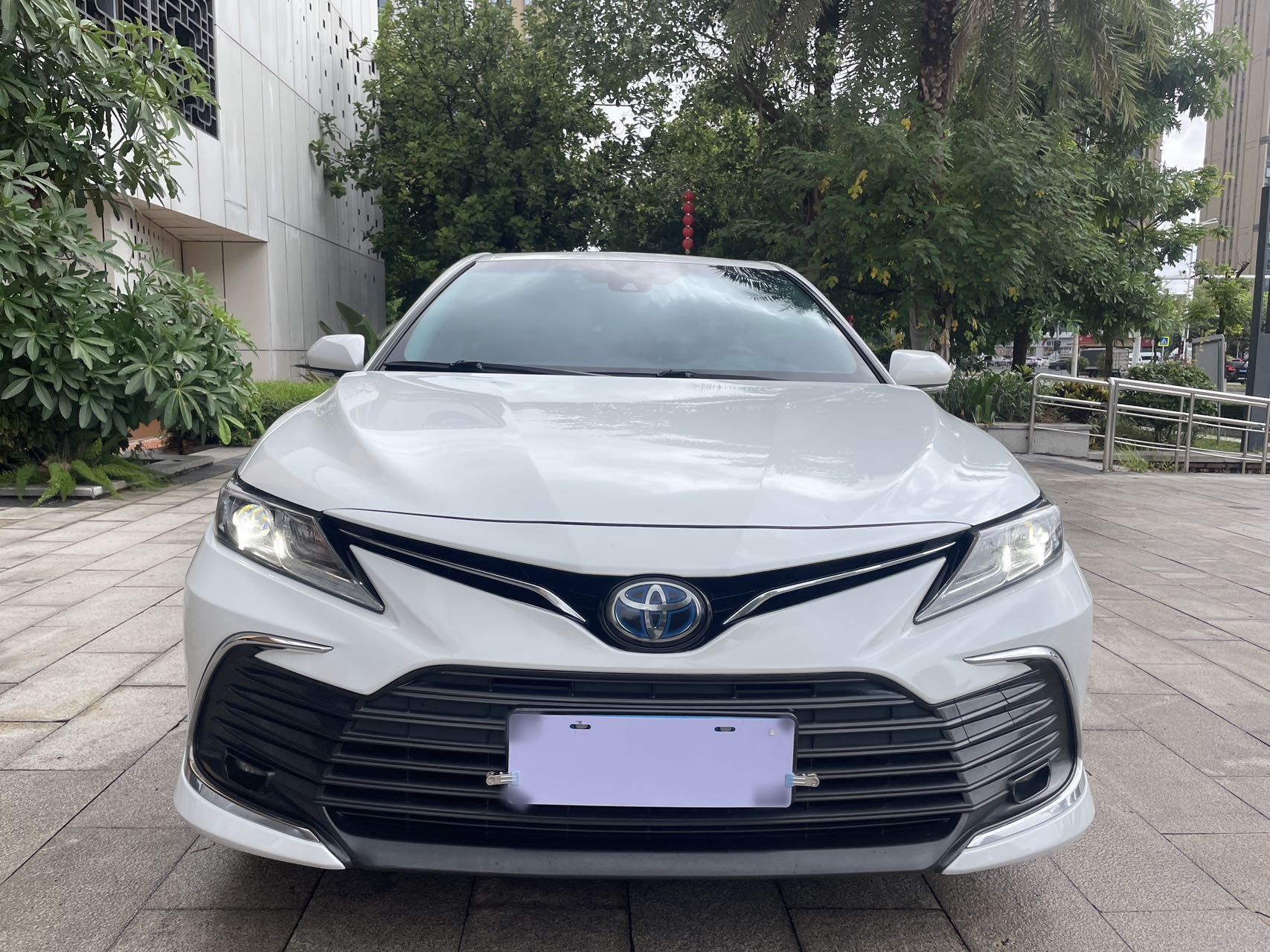 Toyota Camry 2021 — фото 2