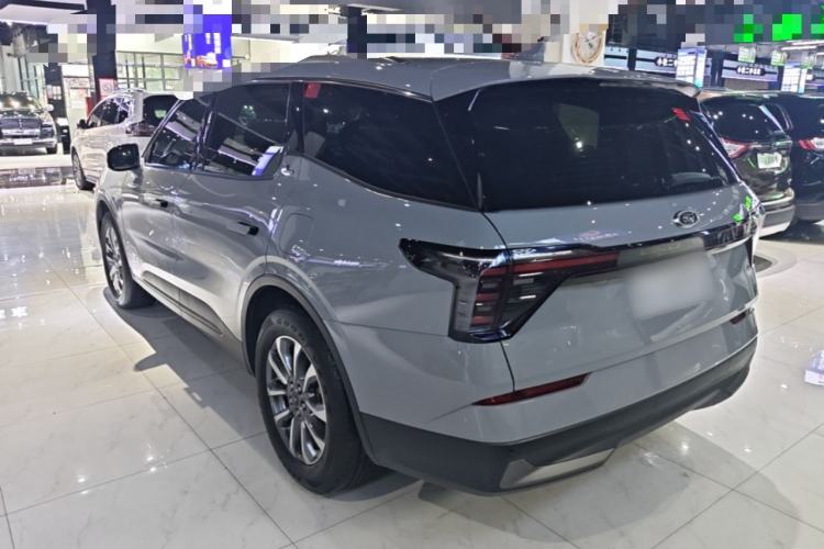 Ford Edge 2023 — 4