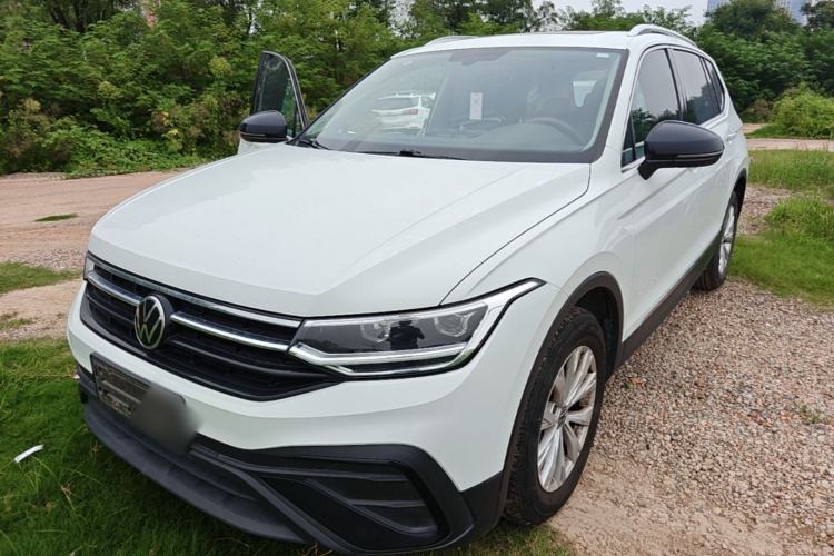 Volkswagen Tiguan L 2024 — фото 1