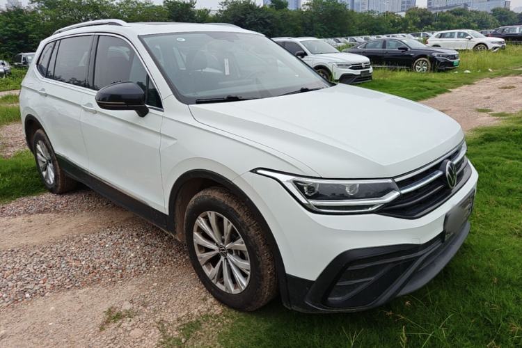 Volkswagen Tiguan L 2024 — фото 3