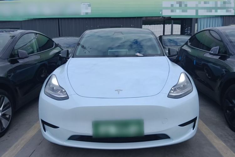 Tesla Model Y 2022 — 2