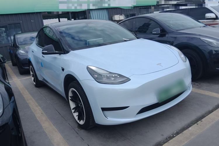 Tesla Model Y 2022 — 3