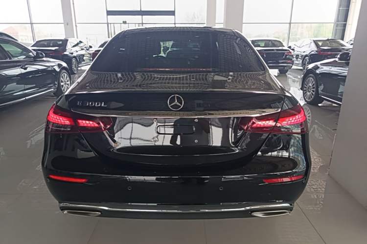 Mercedes-Benz E 300 L 2023 — 5