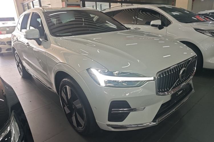 Volvo XC60 2024 — 3