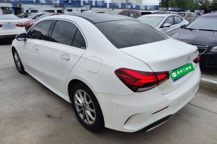 Mercedes-Benz A 200 L 2022 — фото 4