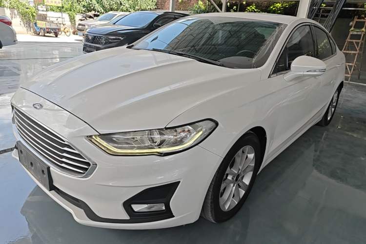 Ford Mondeo 2020 — фото 1