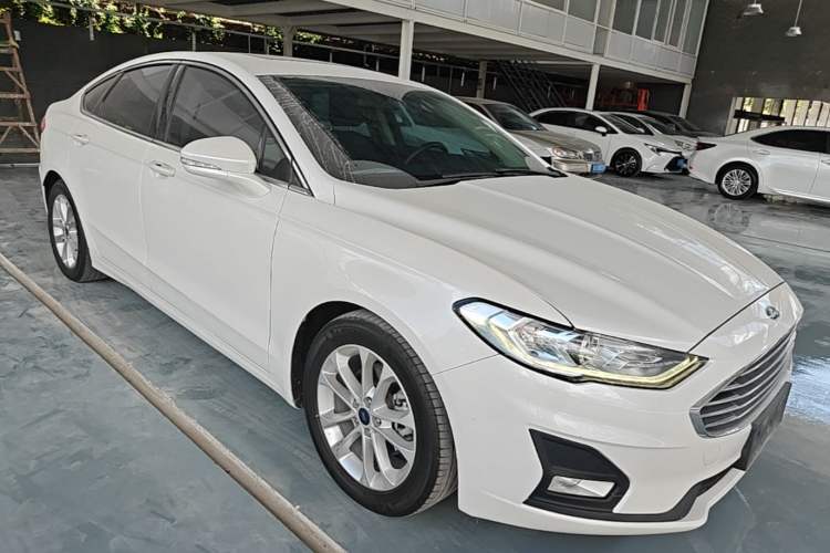 Ford Mondeo 2020 — фото 3