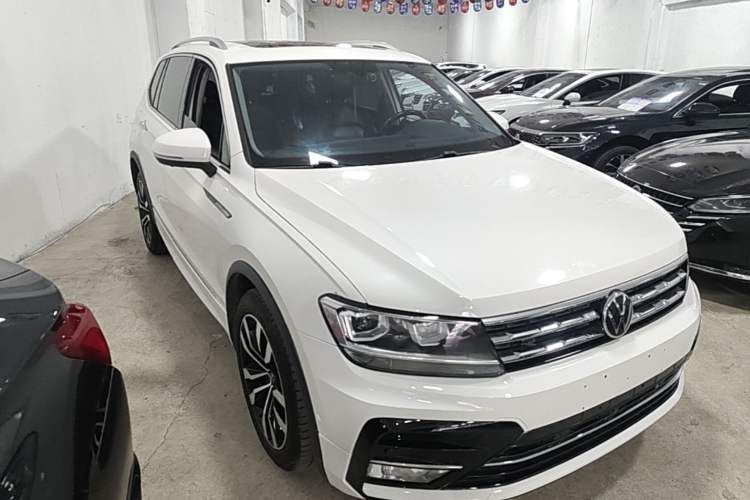 Volkswagen Tiguan L 2021 — фото 3
