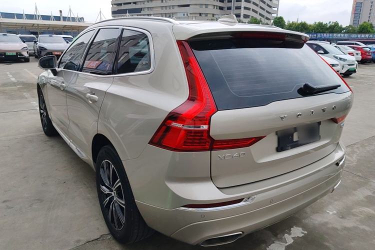 Volvo XC60 2021 — фото 4