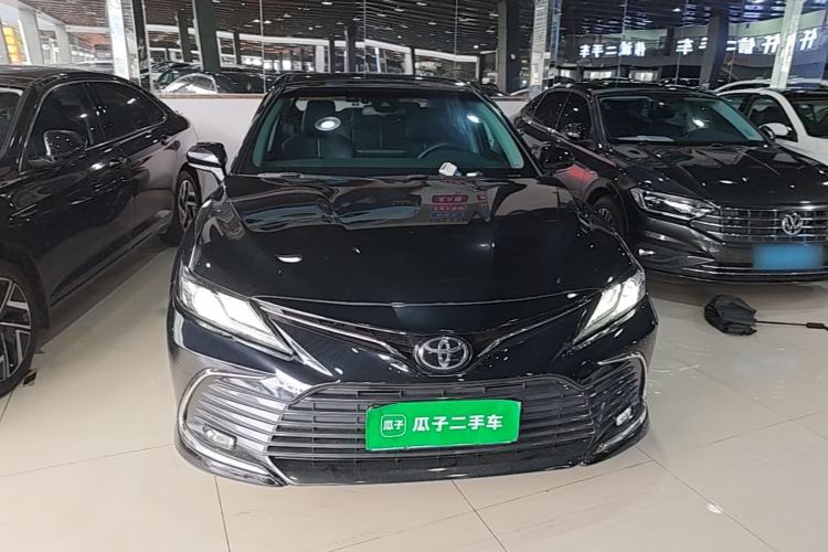 Toyota Camry 2021 — фото 2