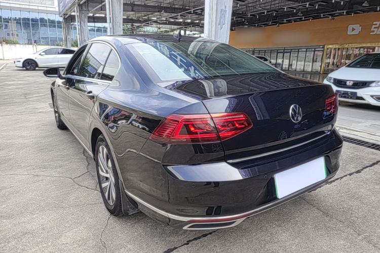 Volkswagen magotan gte plug in hybrid 2020 — фото 4