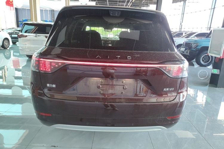 AITO M9 2025 — 5