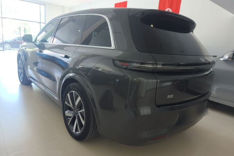 Li Auto L8 2023 — 4