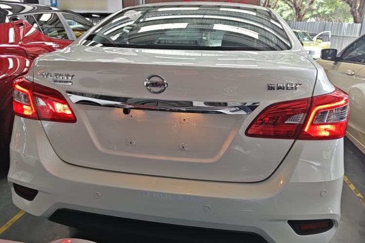 Nissan Sentra 2024 — 5