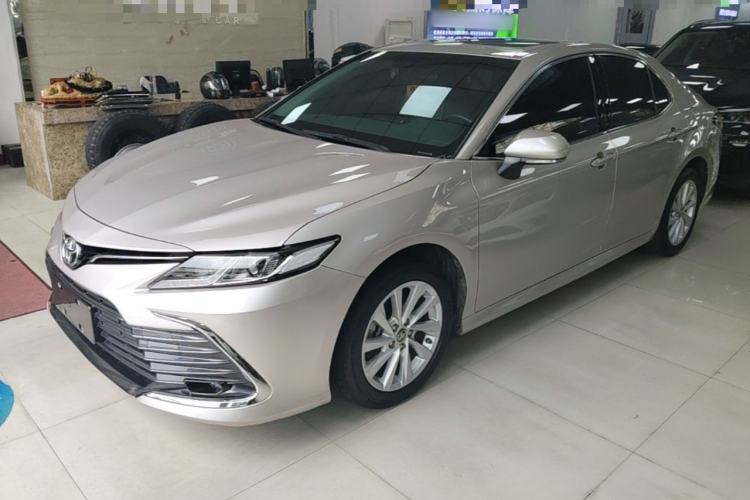 Toyota Camry 2022 — фото 1