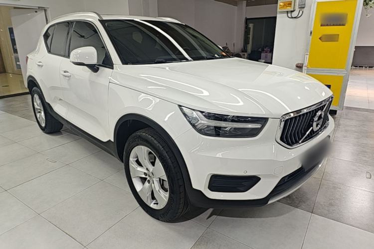Volvo XC40 2022 — фото 3