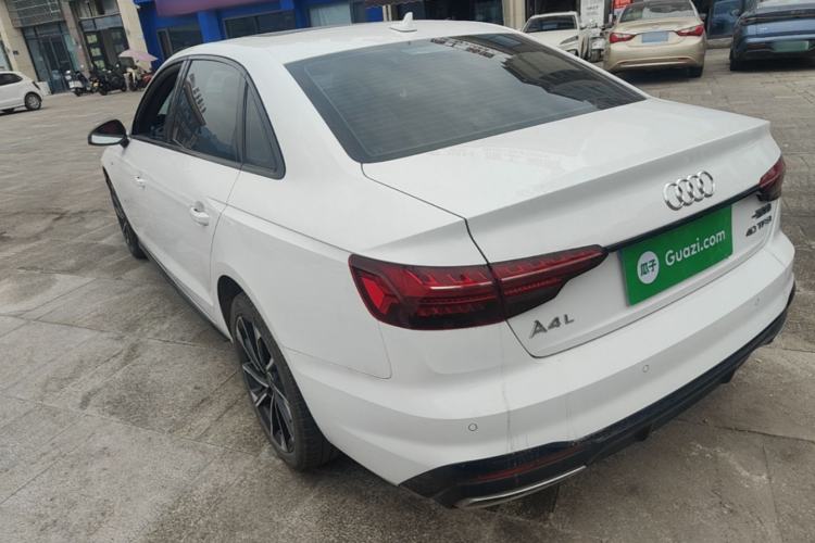 Audi A4 2023 — 4