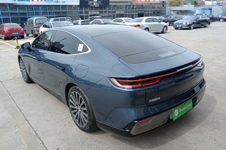 Geely Galaxy 8 2025 — 4