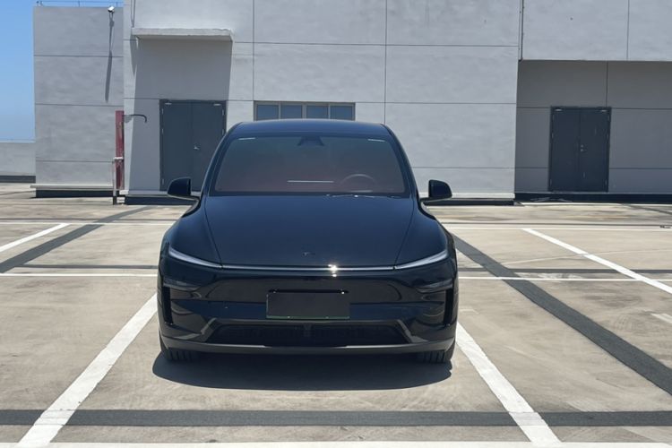 Tesla Model Y L 2025 — фото 2