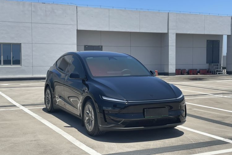 Tesla Model Y L 2025 — фото 3