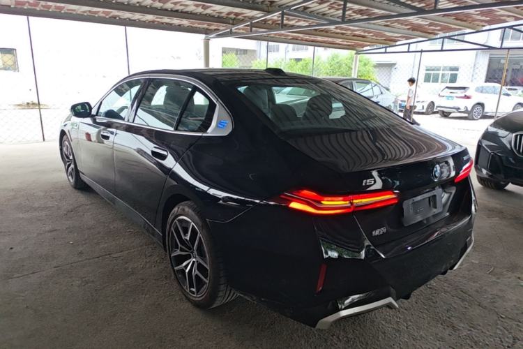 BMW i5 2024 — фото 4