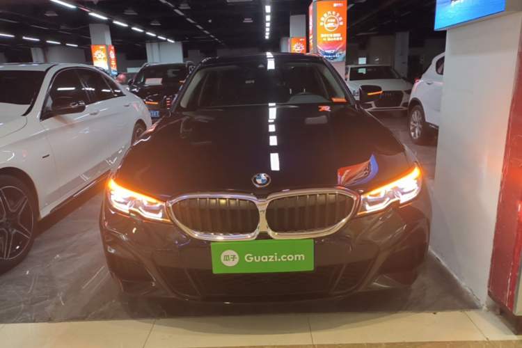 BMW 325i 2021 — 2