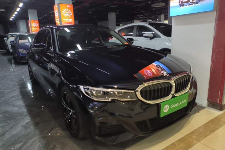 BMW 325i 2021 — 3