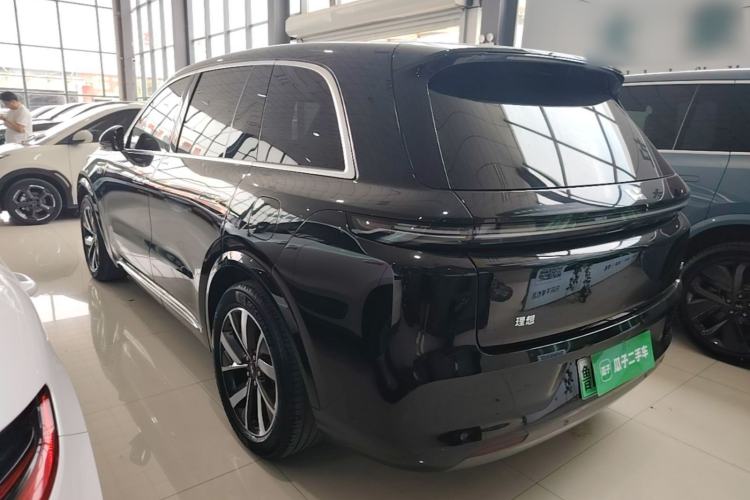 Li Auto L8 2023 — 4