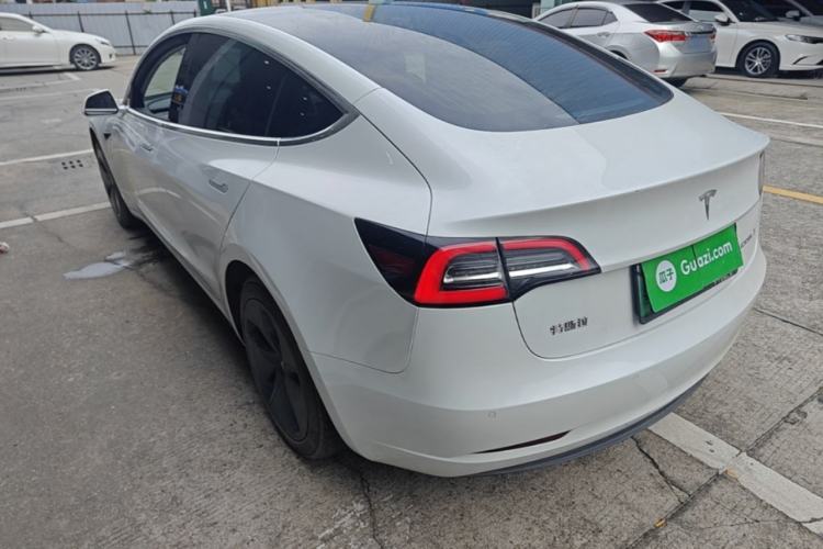 Tesla Model 3 2020 — 4