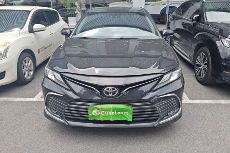Toyota Camry 2021 — фото 2