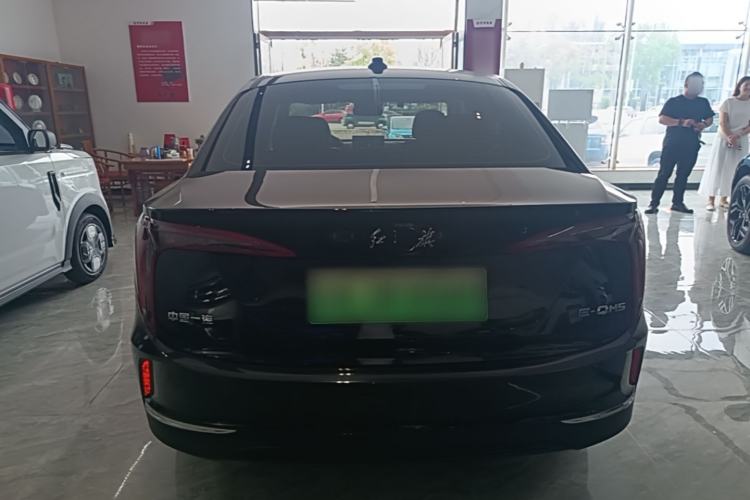Hongqi E-QM5 2022 — 5