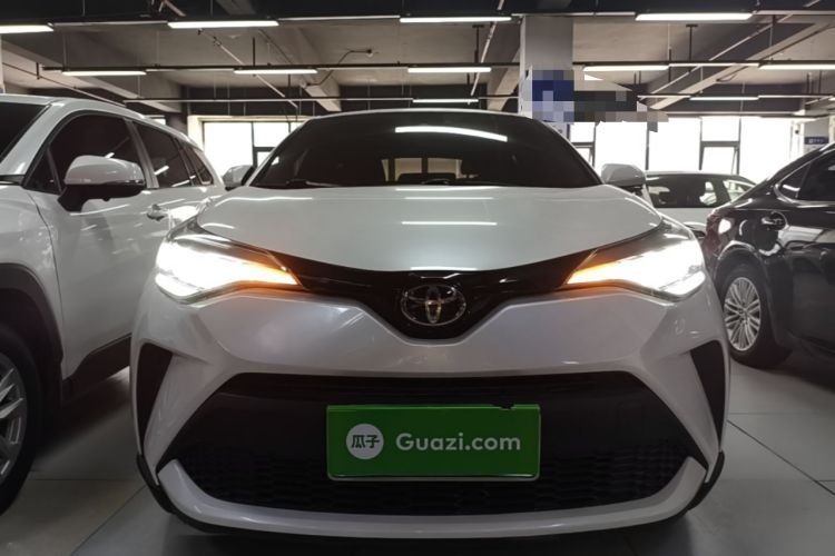 Toyota C-HR 2021 — фото 2