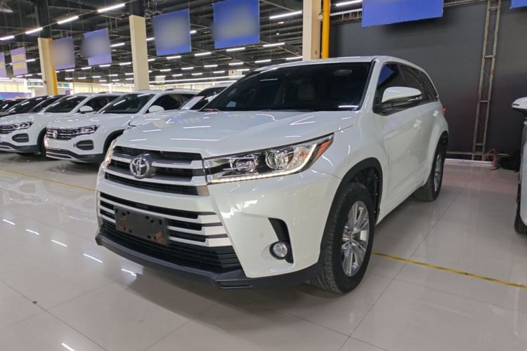 Toyota Highlander 2021 — фото 1